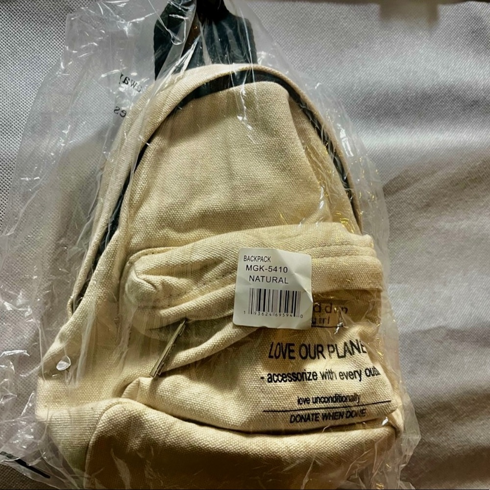 NWT Madden Girl eco friendly save the planet backpack - Picture 16 of 16
